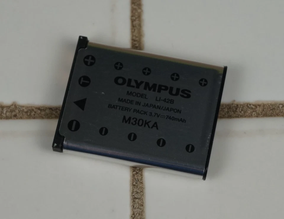 Cargador de batería genuino para cámara Olympus LI-40C y batería de iones de litio LI-42B probado envío gratuito Foto 3 de 4