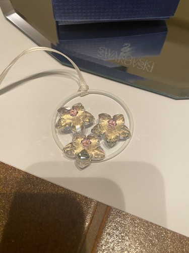 Swarovski SCS Society Member Exclusive 2013 Blossom Ornament # 5015058 MIB Xmas - Picture 3 of 3
