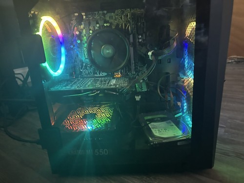 Gaming PC and Set Up - 第 2/6 張圖片