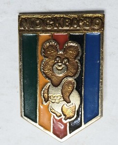 Jouet vintage, poupée russe dansant, Jeux olympiques de Moscou, 1980