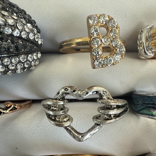 Vintage Assorted Ring Lot Of 12 Mixed Sizes And Styles Crystal R8 - Picture 3 of 8