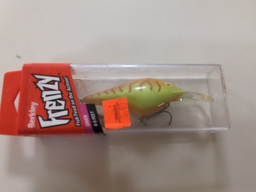 Berkley Slobberknocker & PowerStinger Kit - Fire Craw Color, 3/8 Oz - Bass Fishing Lure Set