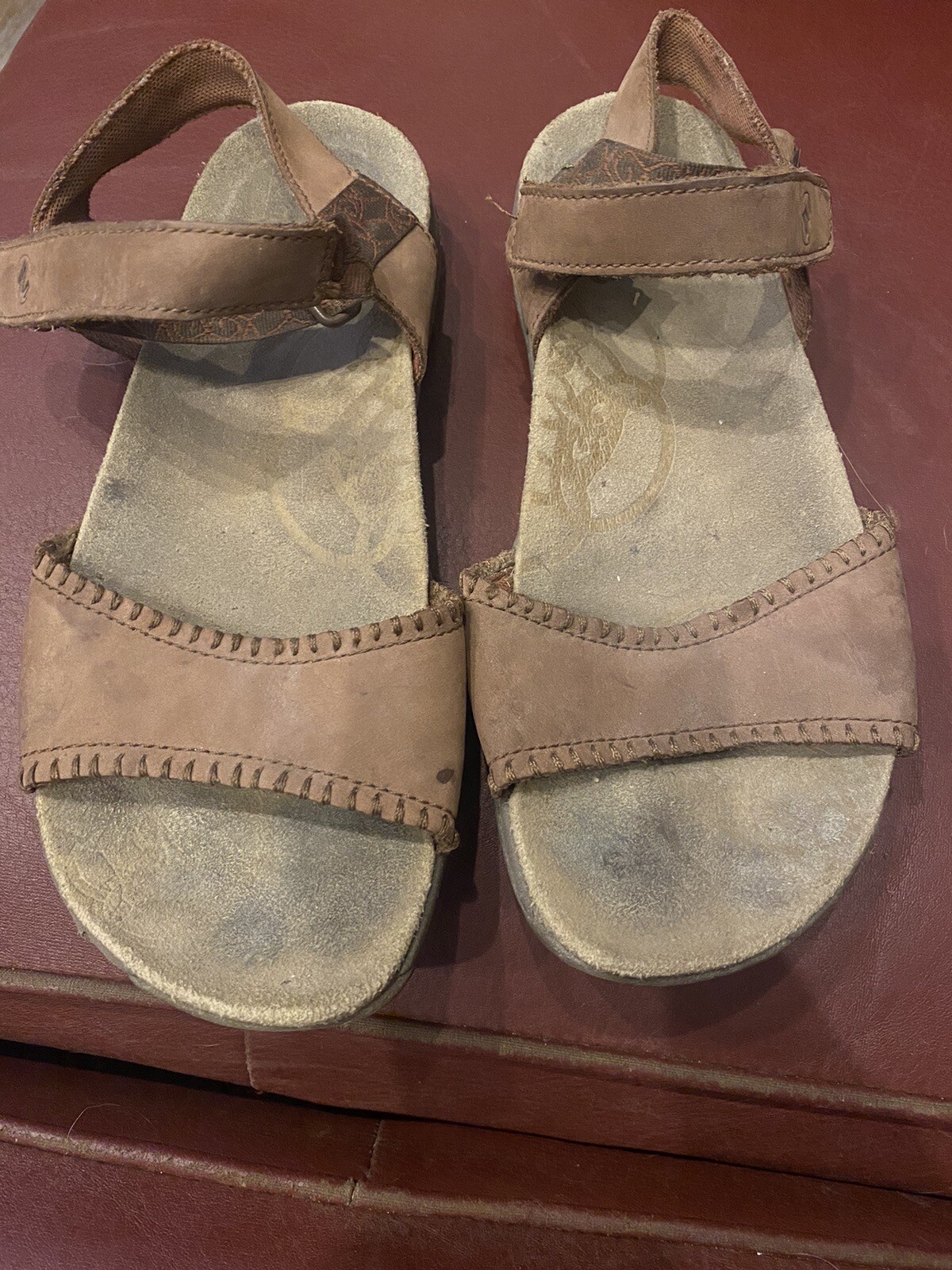 Sandali da passeggio Merrell Dark Earth Performance Footwear ammortizzati ad aria taglia 9