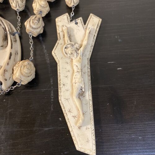 Vintage Wall Art Hanging Rosary Resin Carved Jesus Mary Faces On Beads 64" - Picture 2 of 7