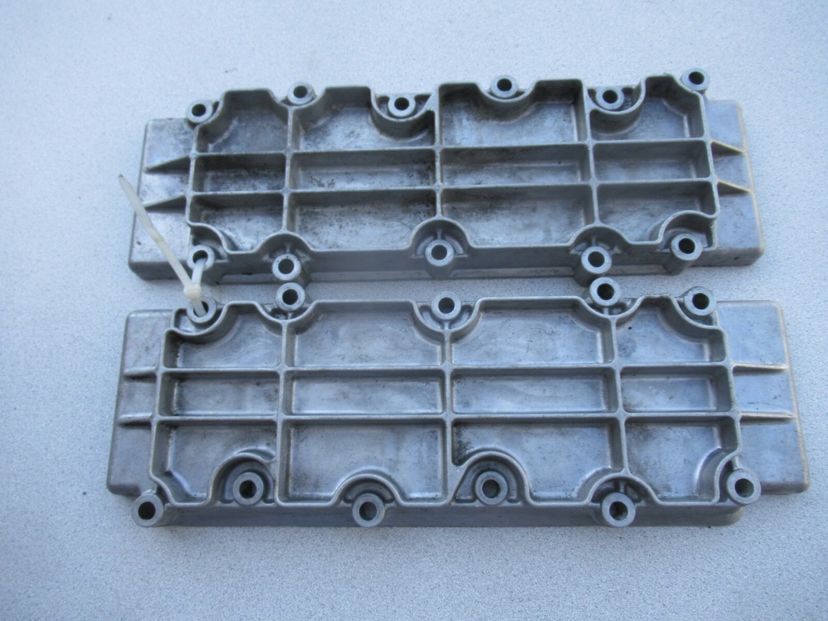 ポルシェ 911/930 ロアバルブカバー 930 105 116 0R 当時物 Porsche 911/930 Lower Valve Covers 930 105 116 0R ALUMINUM Set#52