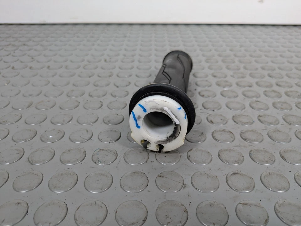 Empuñadura manillar delantera derecha Yamaha YZF R1 RN49 2CR 2017-2019 30292934 Foto 2 de 4