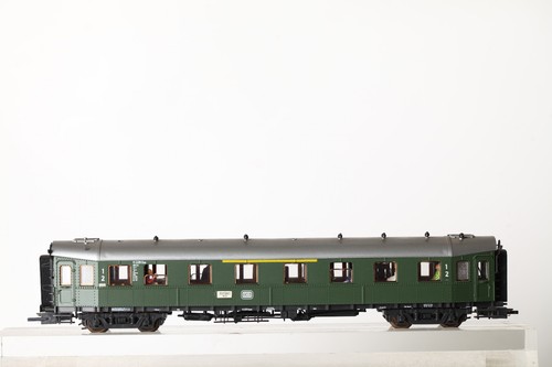 Roco H0 Abteilwagen 1./2.Kl. DB 11 229 mit Innenbeleucht. und Figuren (352319) | Condition: Gebraucht