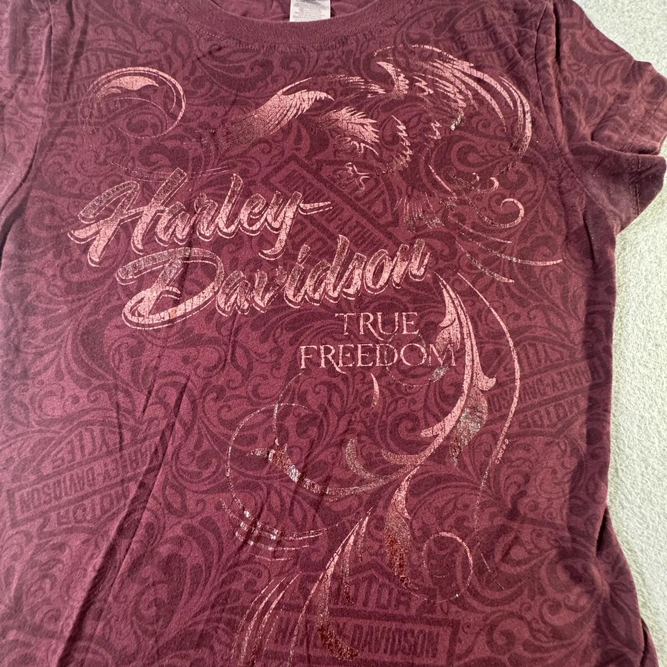 Camisa Harley-Davidson Mujer Pequeña Borgoña True Freedom Eagle Gráfico EE. UU. 2010s Foto 2 de 4