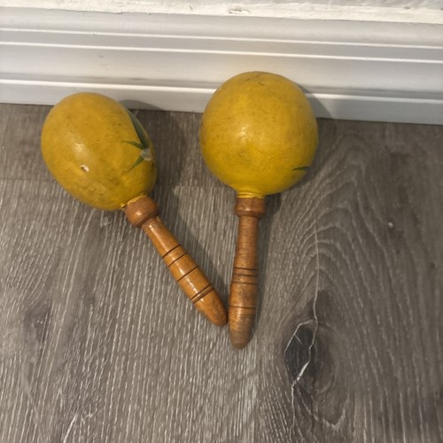 Vintage Authentic Wooden Hand Painted Signed Maracas Mexico 6.5” - Picture 6 of 6