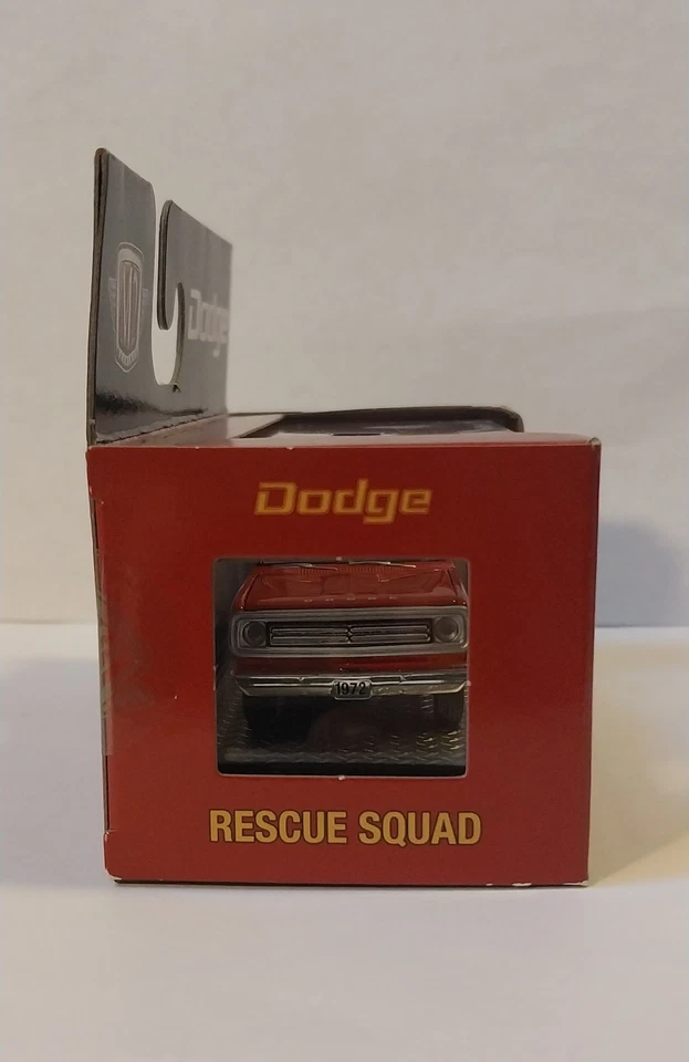 Cama de serviço VHTF M2 Machines esquadrão de resgate de emergência 51 1972 Dodge D300 - Imagem 3 de 4