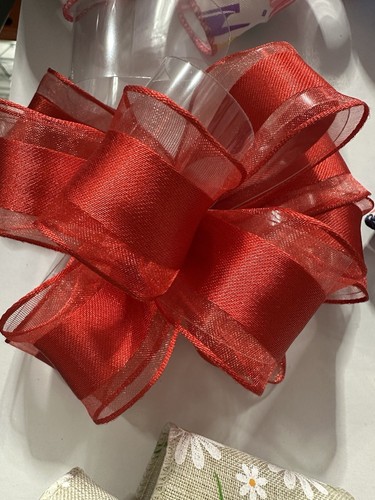 Kirkland Signature Wire Edged Ribbon 50 yards X 1.5 inches Red/White Christmas - Picture 10 of 10