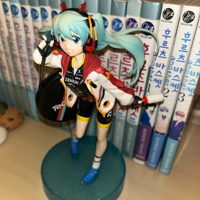 Hatsune Miku Vocaloid Esporto Racing Figure 2020 UK Team