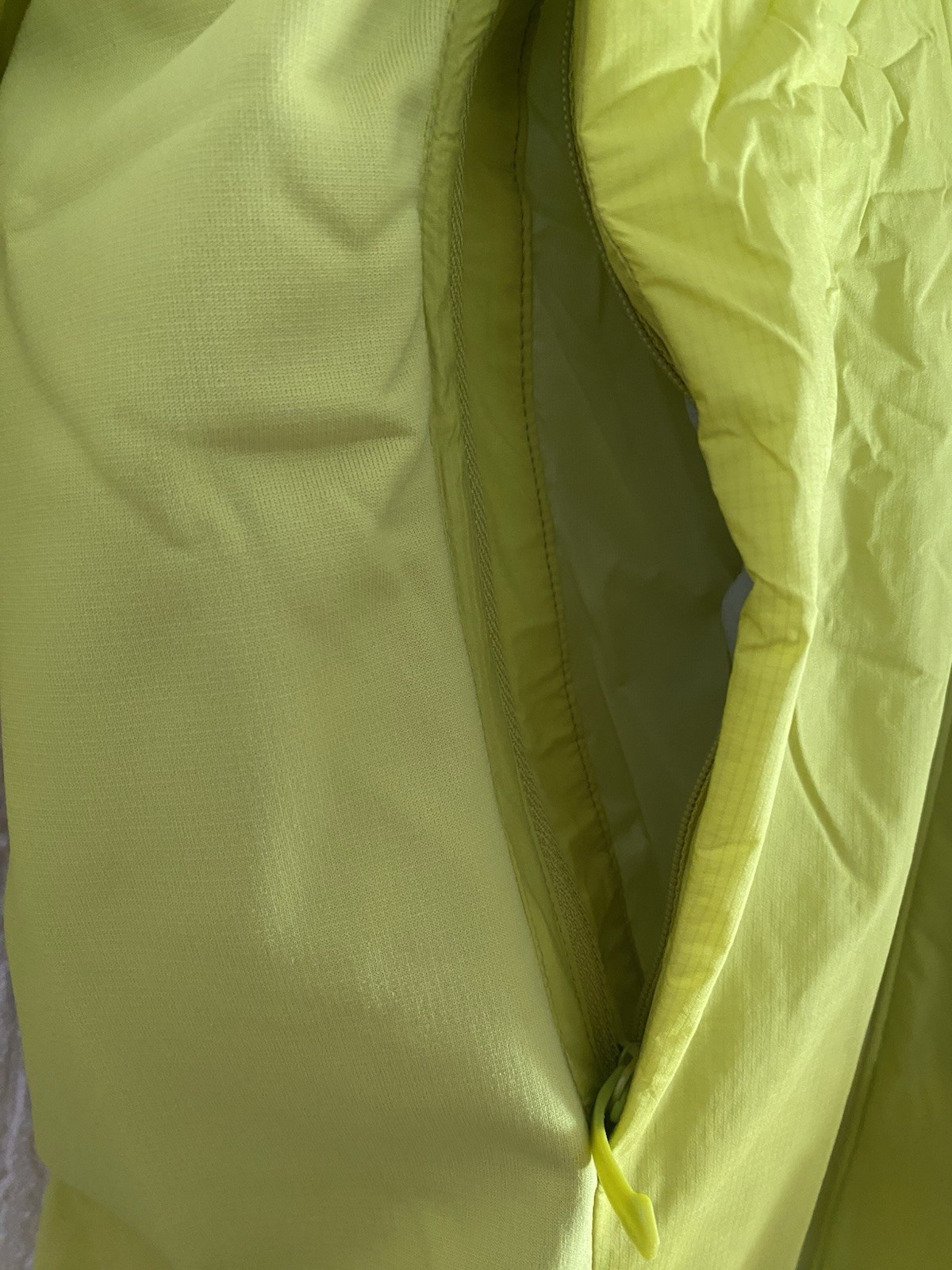 Arc'teryx Atom Felpa con Cappuccio Large Nuova con etichette Uomo