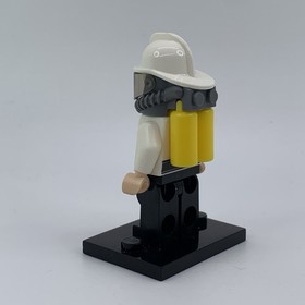 LEGO Security Guard Minifigure Fire Helmet Super Heroes The Batman Movie 70901