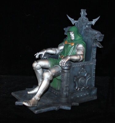 DIAMOND SELECT MARVEL DOCTOR DOOM 1/6 RESIN STATUE