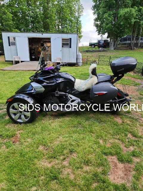 Can-Am Spyder F3/F3S Top Case Kit | SH58X | Black | Spain Can-Am Spyder F3/F3S Top Case Kit | SH58X | Black | Spain