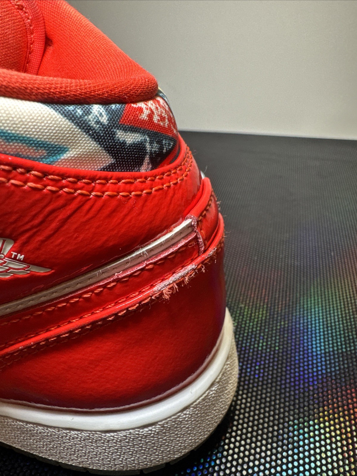 Air Jordan Retro 1 Mid SE 'Barcelona Red Size 6Y GS thumbnail 10