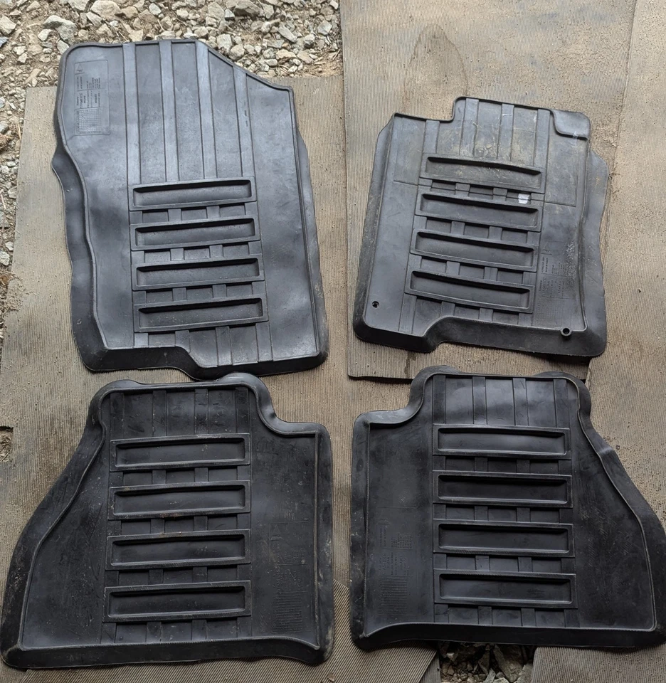 Genuine Nissan Navara Double Cab D23 2014-2023 Rubber Floor Mats Original OEM - Image 4 of 4
