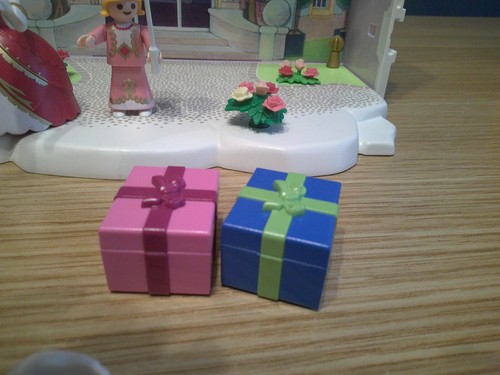 PLAYMOBIL 5359 PRINCESS BIRTHDAY TAKE ALONG SET FREE UK POST - Picture 4 of 8