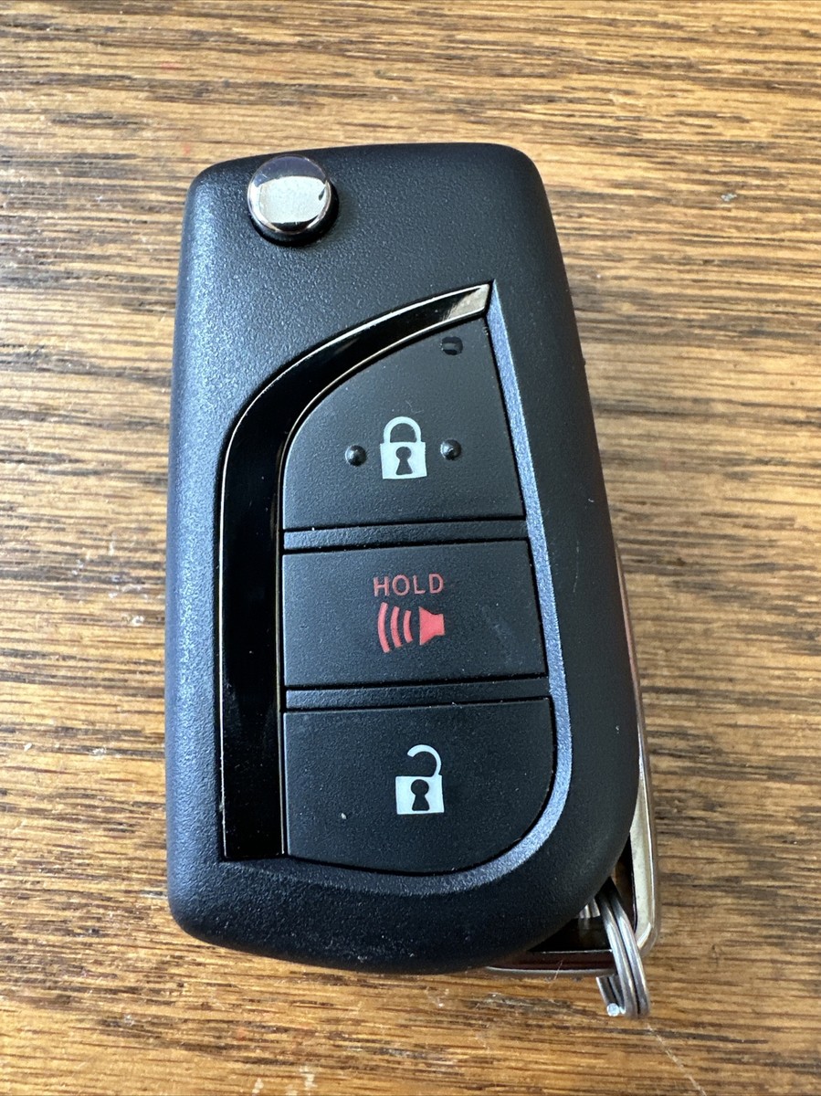 2020 - 21 TOYOTA CH-R OEM FLIP KEY REMOTE FOB FCC: MOZB3M2F2L (3