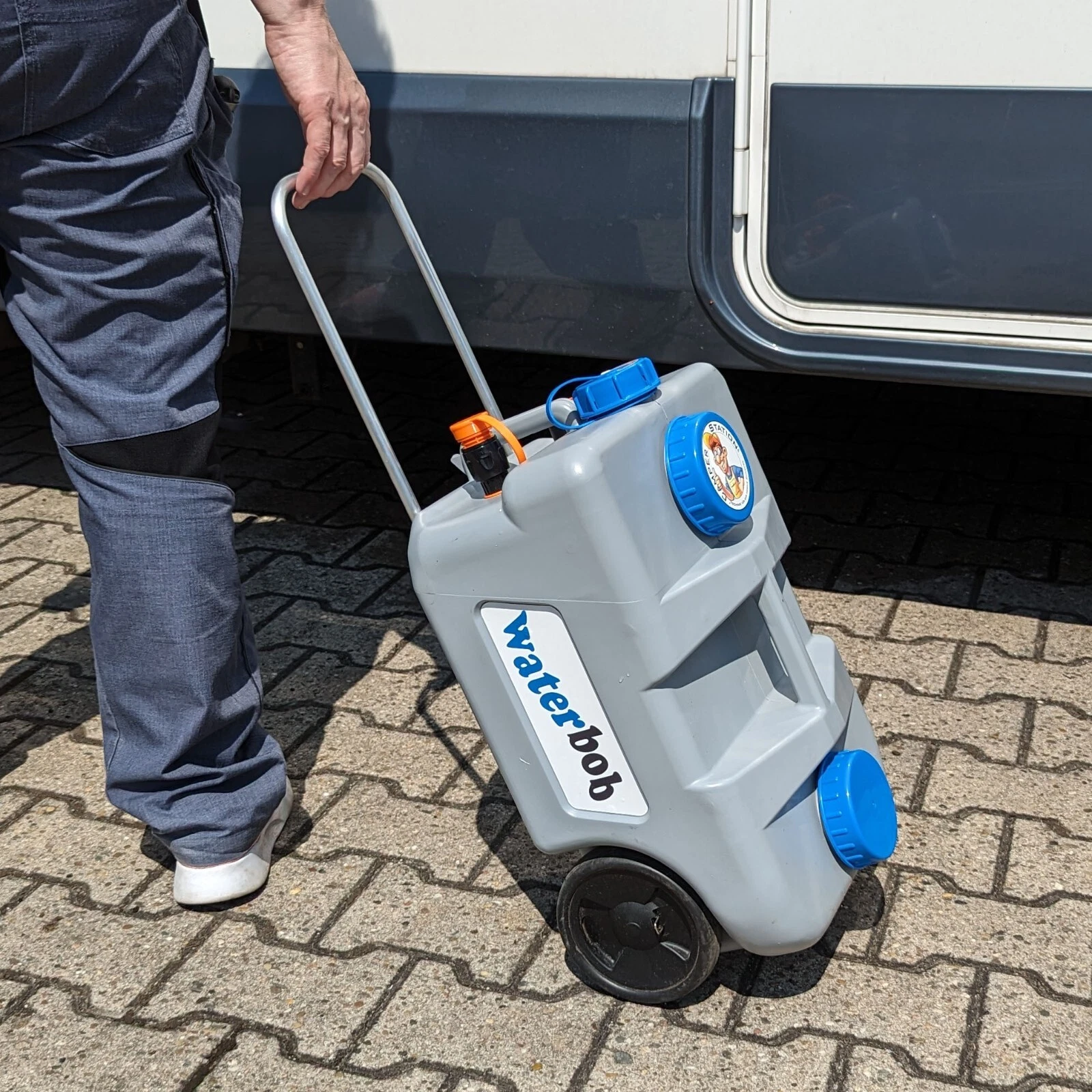 Rolling Water Tank with 12 Volt Pump, WaterBob