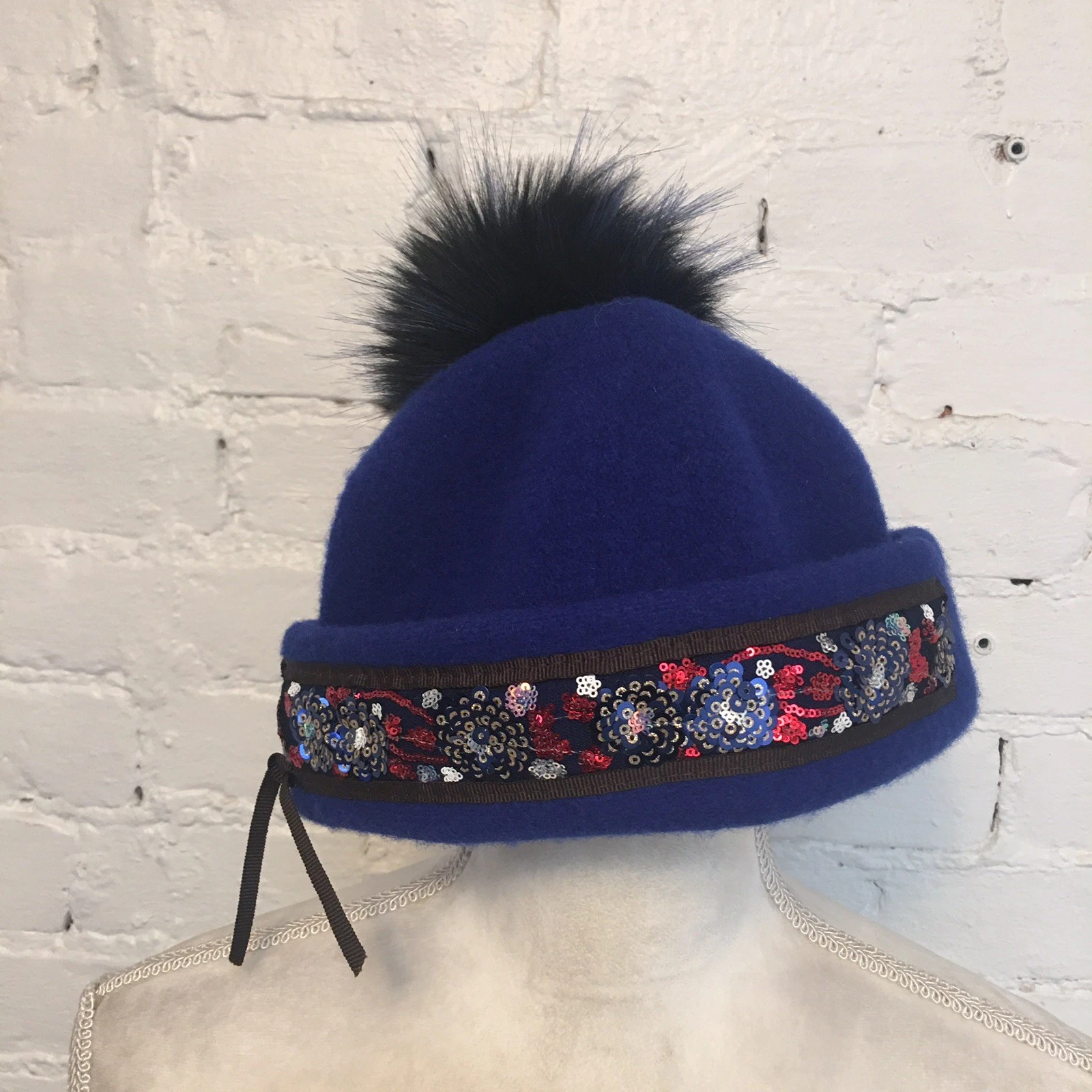 Uno Alla Volta fleece mia hat sequin embellished pompom blue small