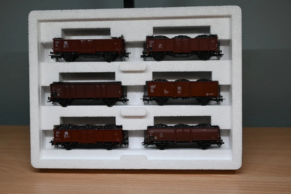 Marklin 46021 HO Scale - "The Young DB" Car Set with Six High Side Gondolas - Image 2 of 4