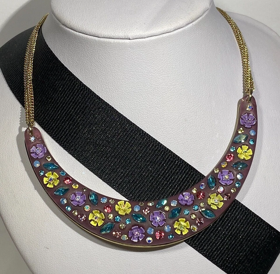 COLLAR FLORAL BETSEY JOHNSON ELEGANTE PRIMAVERA ADELANTE LUZ LAVANDA LUCITE Foto 2 de 4