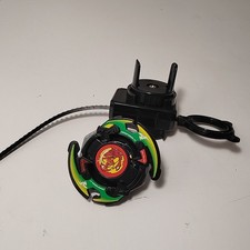 Black Dranzer F + adesivi Beyblade HASBRO VECCHIA GENERAZIONE Ripcord + Launcher