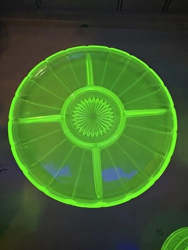Vintage Indiana Glass Green Depression Uranium Glass Divided Relish Tray
