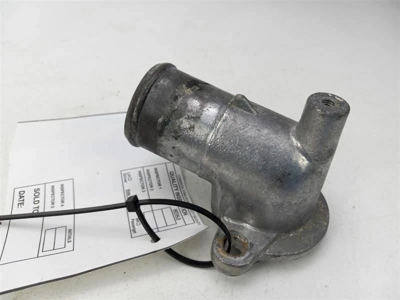 Ford Expedition 2004 carcasa termostato Foto 3 de 4