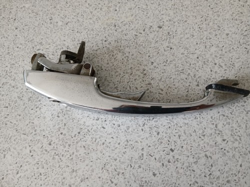 VW Classic Beetle 1968on Door Handle Drivers or Passengers L/R #113898205M - Picture 2 of 7