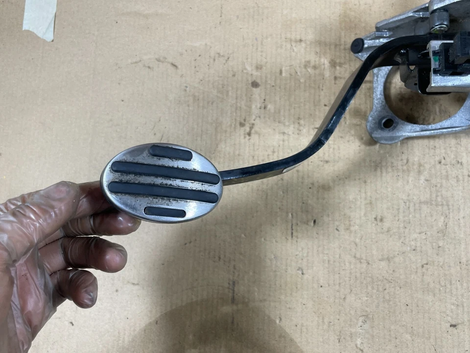 2015 Mini Cooper Paceman  Auto Trans Brake Pedal with Bracket 4000206 OEM . - Image 2 of 4