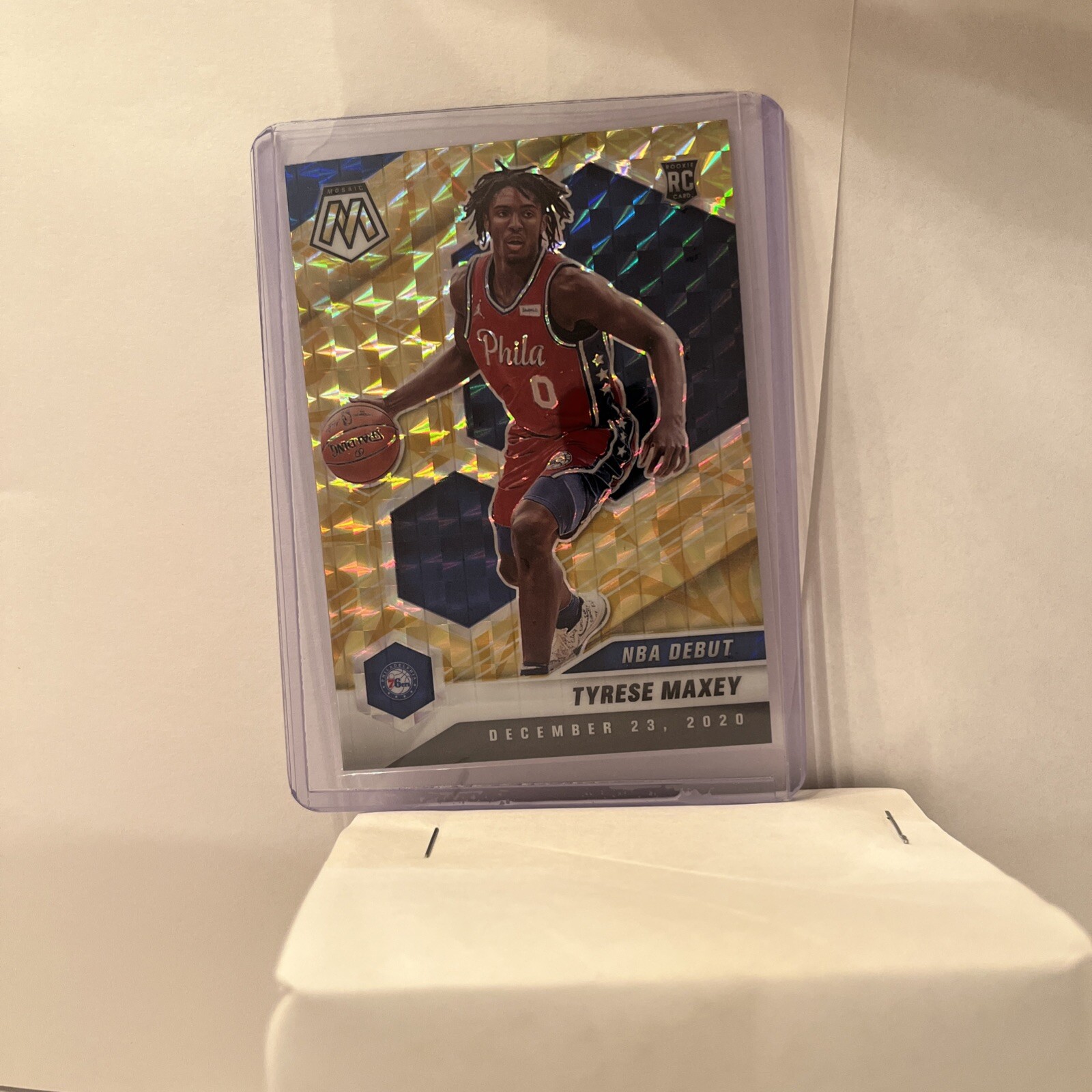 2020 Panini Mosaic NBA Debut Reactive Yellow Prizm Tyrese Maxey #263 Rookie RC