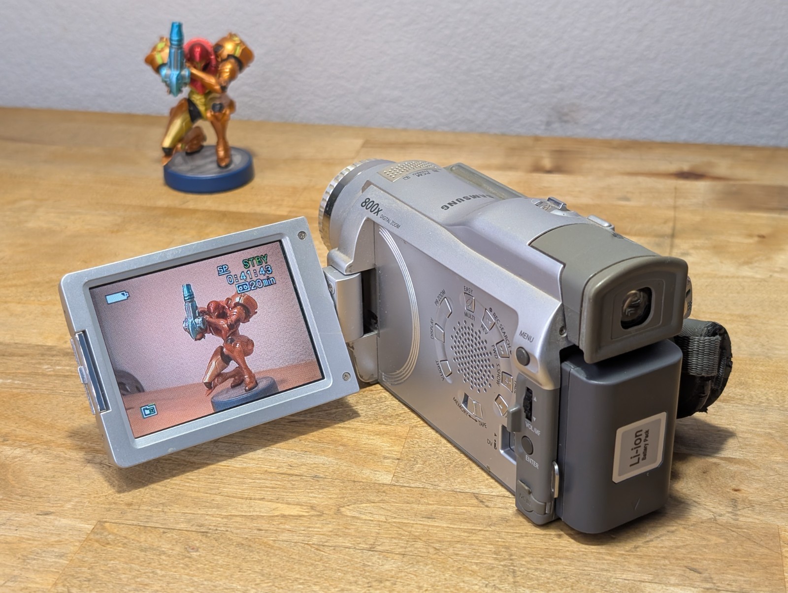 Fully Tested Samsung SCD27 MiniDV NTSC Digital-Cam with 2 Ba