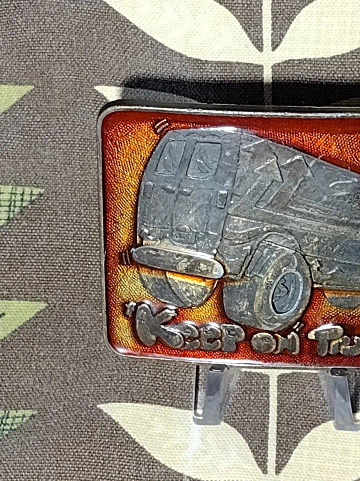 Muy Raro RJ Keep On Truckin Latón y Esmalte Años 70 Hebilla de Cinturón 80g Vanlife Culture  Foto 3 de 4