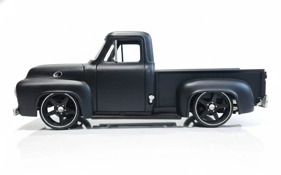 '55 Ford F-100 "The Expendables" - I Mercenari ROAD SIGNATURE 1:18 - Immagine 4 di 4