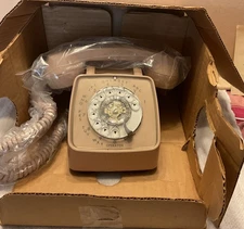 Vintage GTE Automatic Electric Model 80 Rotary Desk Telephone Beige NIB