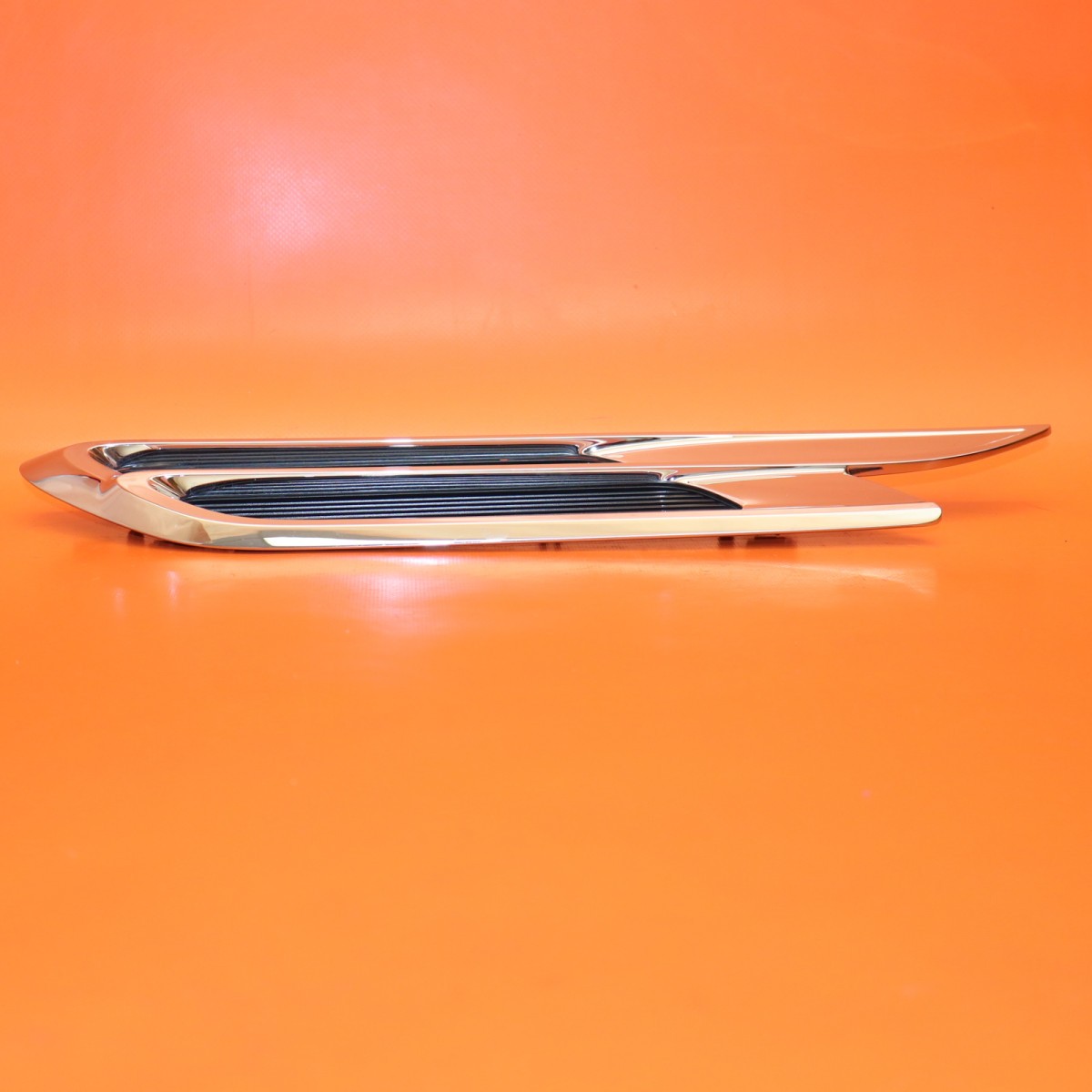 BENTLEY FLYING SPUR FENDER MOLDING GRILLE LEFT DRIVER 2020 2021 2022 3SE821273B