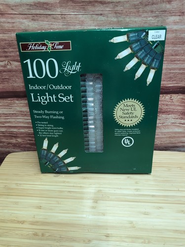 Holiday Time 100 Clear Incandescent Christmas Lights Green Wire 32Ft length - Picture 1 of 5
