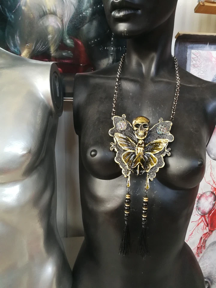 Joyería de Lujo Gótico Art Deco Nuevo Collar Calavera Colgante Polilla Mariposa Babero Foto 4 de 4