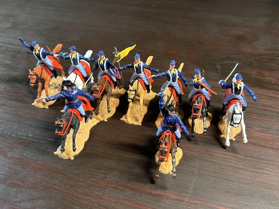 Timpo 2nd Series US 7th Cavalry Mounted - Complete Set - Wild West - 1970s - image 4 of 4