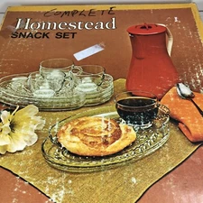 Vintage Homestead Snack Set Federal Glass 4 Glass Tea Cups And 4 Saucer Plates.