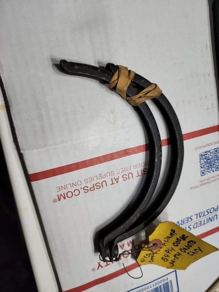 Abrazadera de bomba de aceite Plymouth 1952-54 Chrysler Desoto 1954 P/S 1406825 Foto 2 de 4