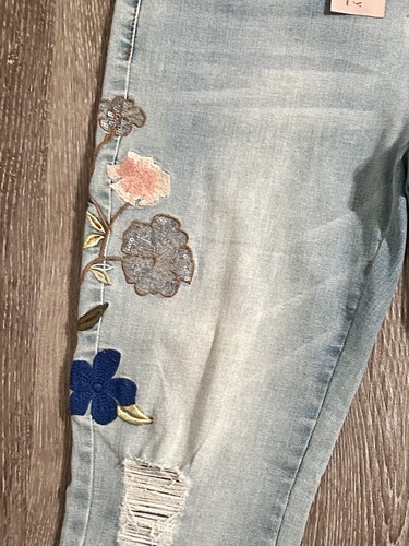 NWT Philosophy Jeans Women’s 8 Light Wash Blue Denim 30x30” Embroidered Floral - Afbeelding 10 van 24