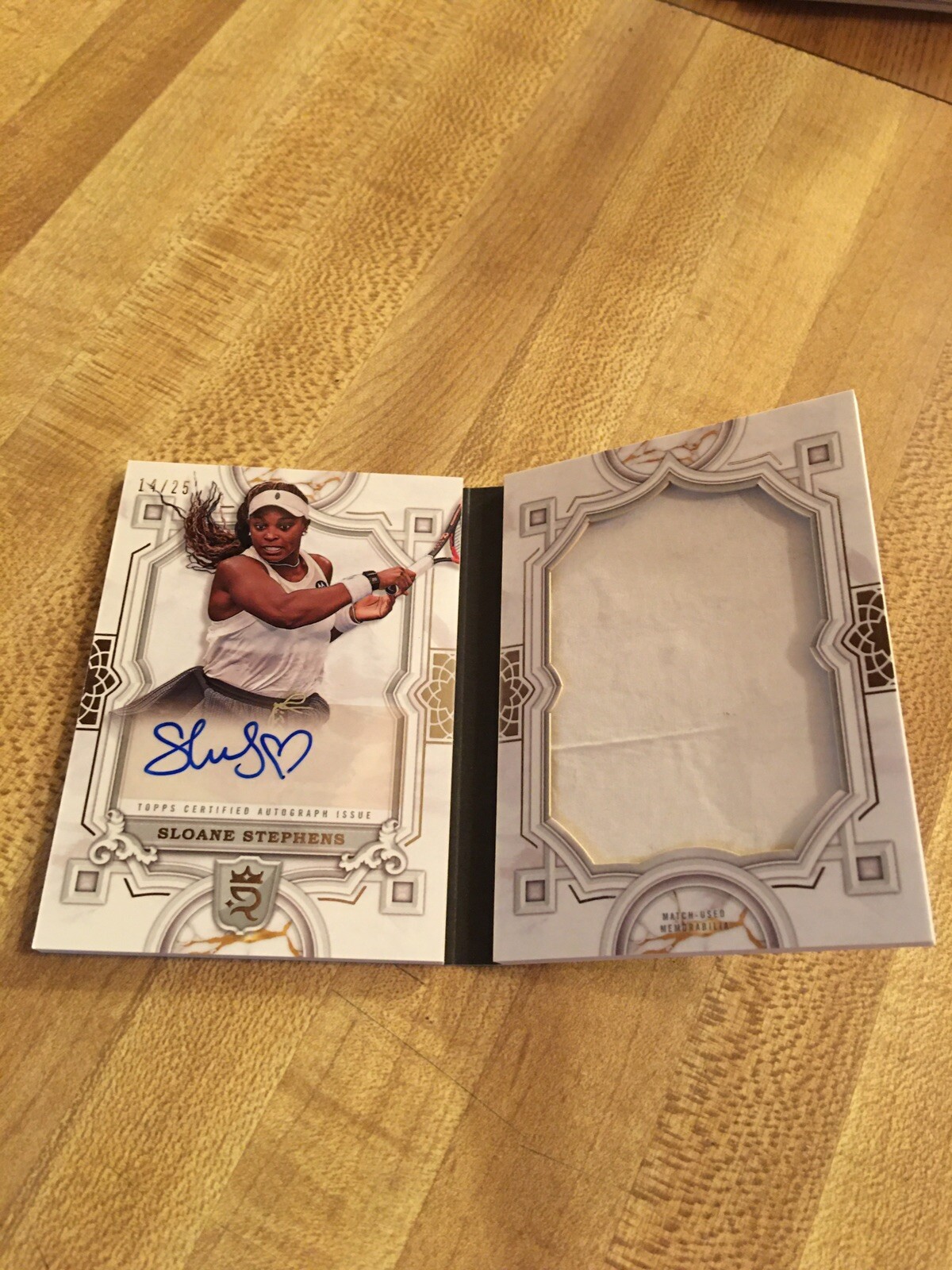 2024 TOPPS ROYALTY TENNIS AUTOGRAPH JUMBO RELIC BOOK CARD /25 SLOANE STEPHENS