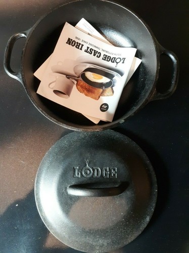 Lodge 2 Qt. Cast Iron Serving Pot Dutch Oven Cooking New Open Box Camping - Picture 4 of 8