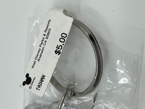 Vintage Disneyland "The Twilight Zone Tower of Terror" Key Ring Keychain - Picture 2 of 5