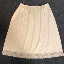 Vintage LORRAINE Size 2X ANTRON III NYLON Cream Half Slip w LOVELY LACE TRIM