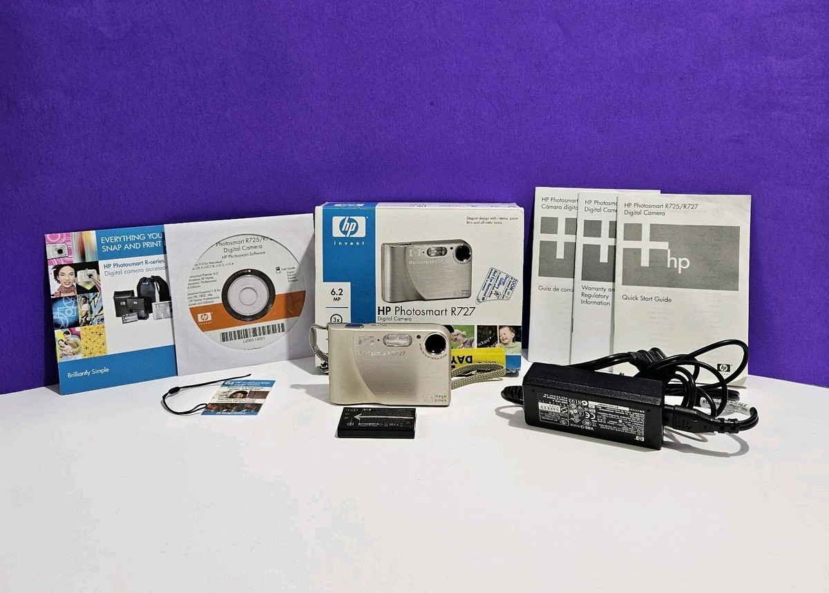 HP Photosmart R727 6.2MP Digital Camera 3X Zoom w/ Accessories